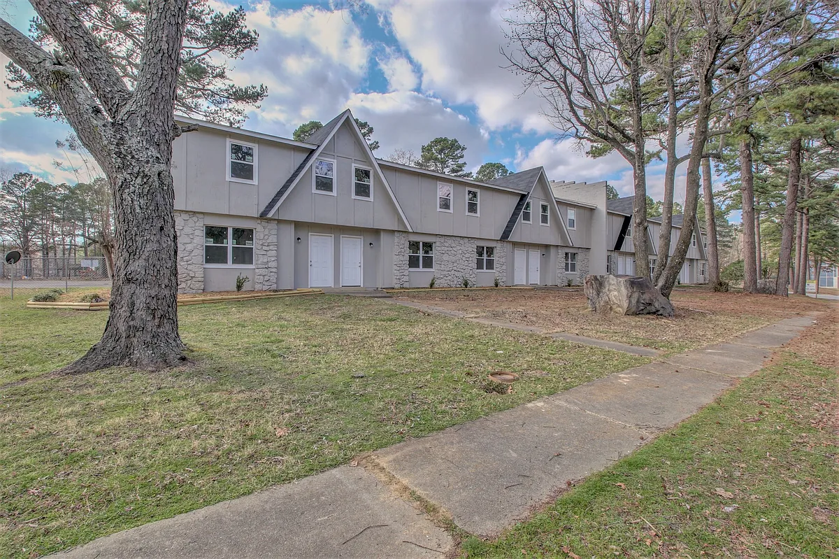 IMG_0418_19_20_03112022 - 1900 Labette Manor Dr