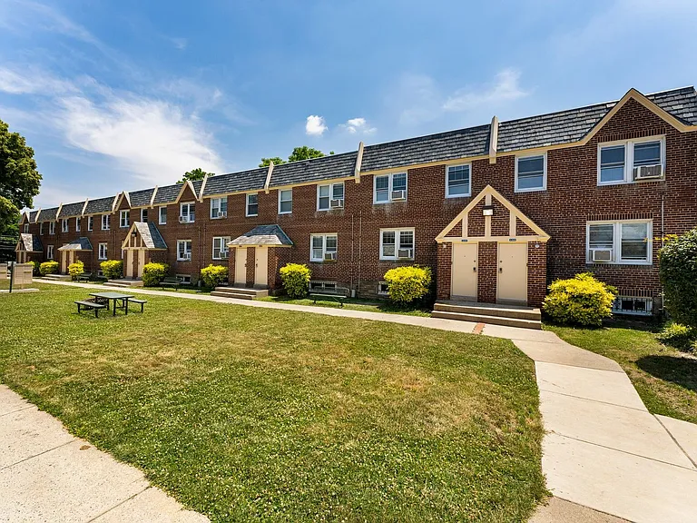 5346 Chew Ave - St. Teresa — Photo 4