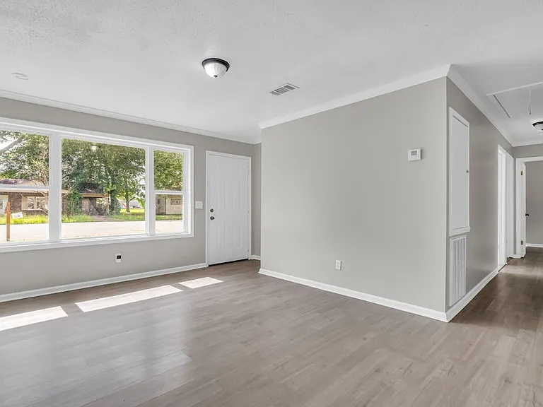 134 Poplar St — Photo 16