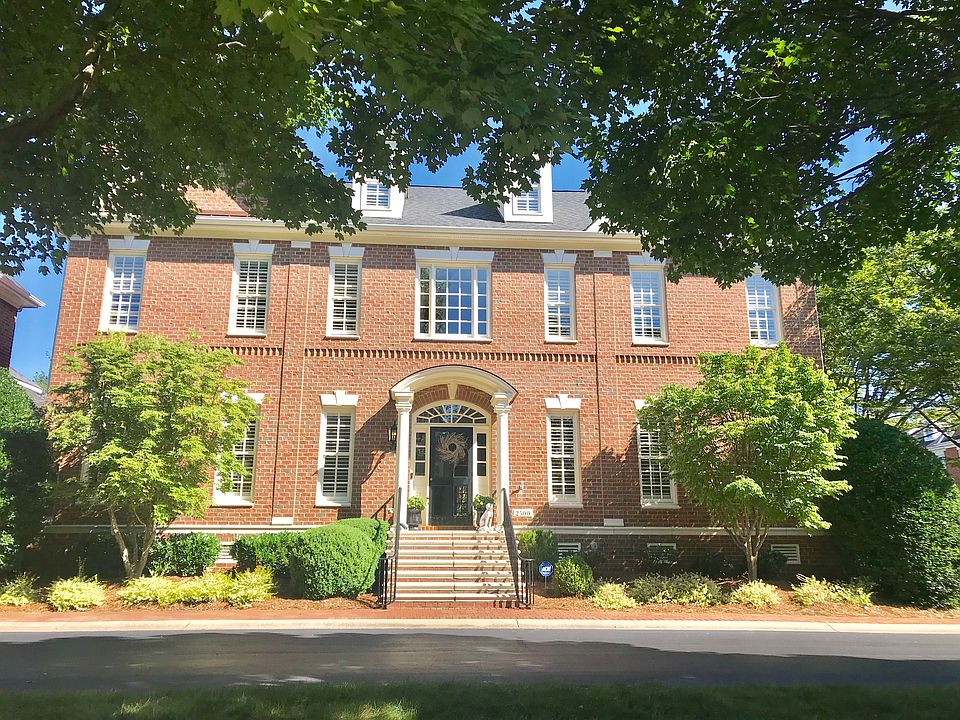 Gorgeous full Brick 4-bedroom, 4.5 bath home