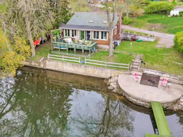 6 Underhill Road, Newtown, CT 06482