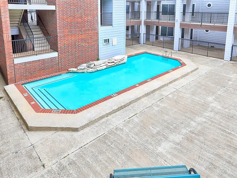 501 W 26th St #210 — Photo 30