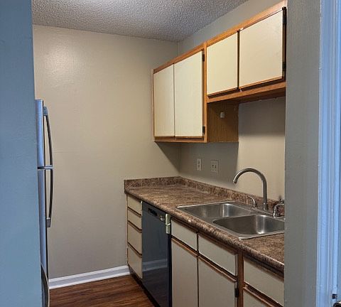 5th image of 511 Mystic Dr APT A