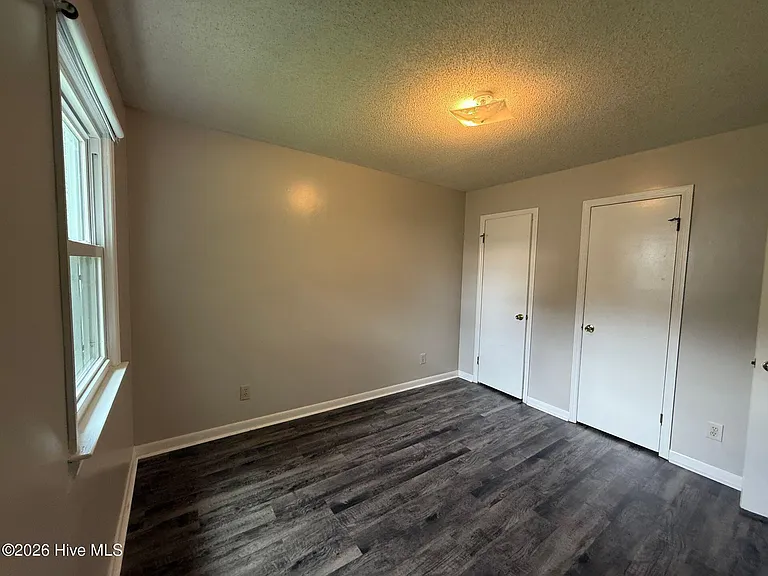 2310 Indian Dr #9 — Photo 4