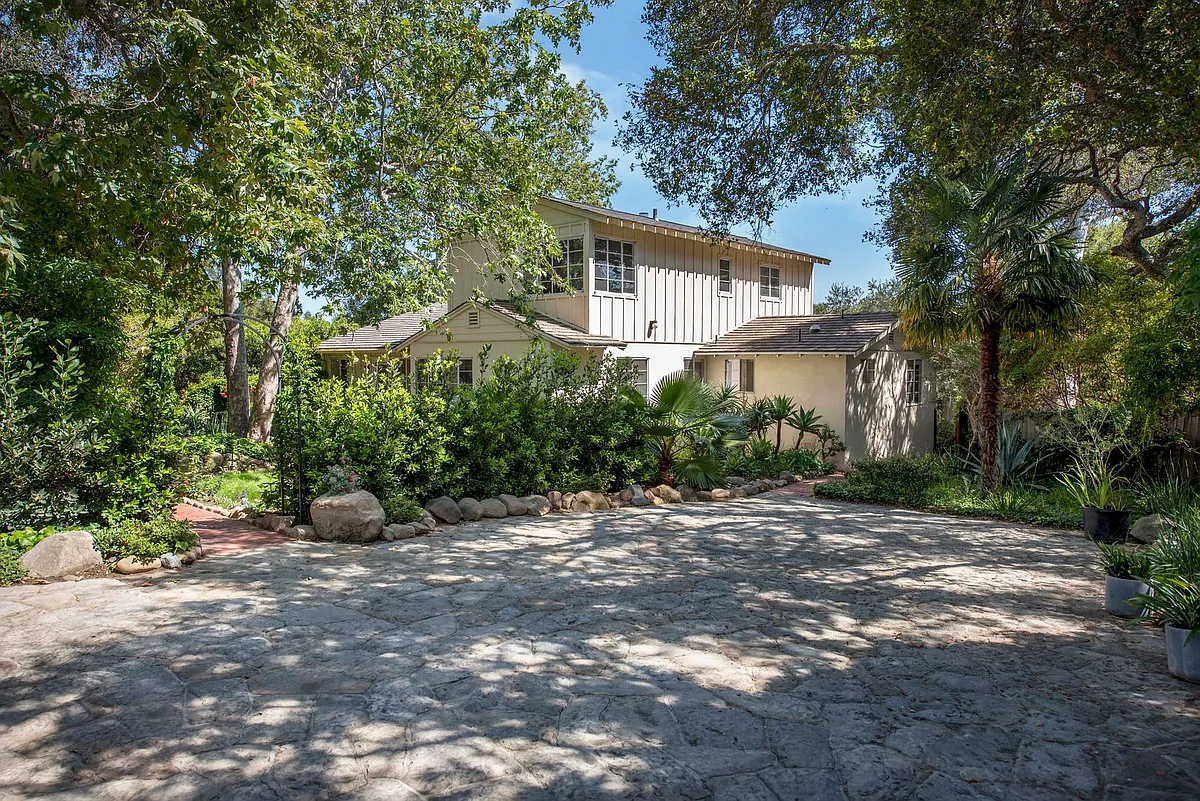 Building Photo - 750 El Bosque Rd