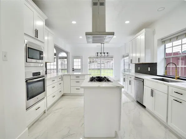 18306 Autumn Park Dr, Houston, TX 77084