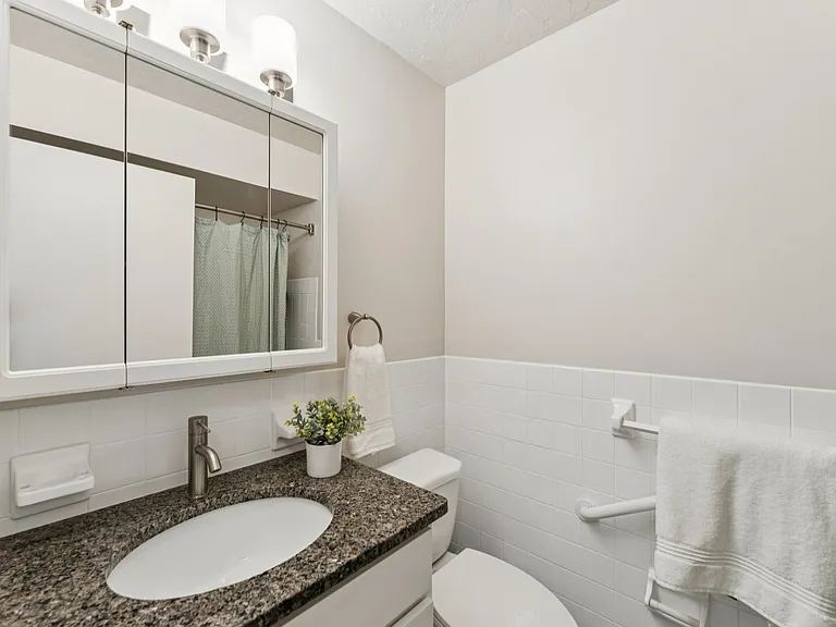 Linden House — Photo 25