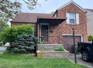 301 W Elm St, Linden, NJ 07036