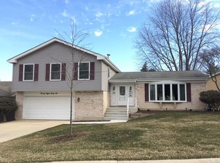 2866 Saint Anton Ct, Lisle, IL 60532