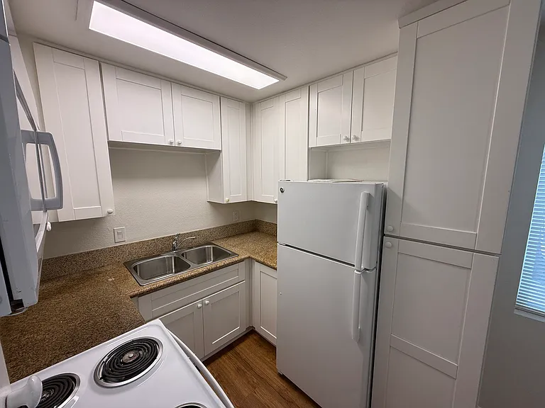 3911 Oregon St #6 — Photo 10