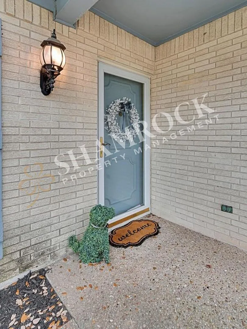 4-Bedroom Windmill Hill Home — Photo 3