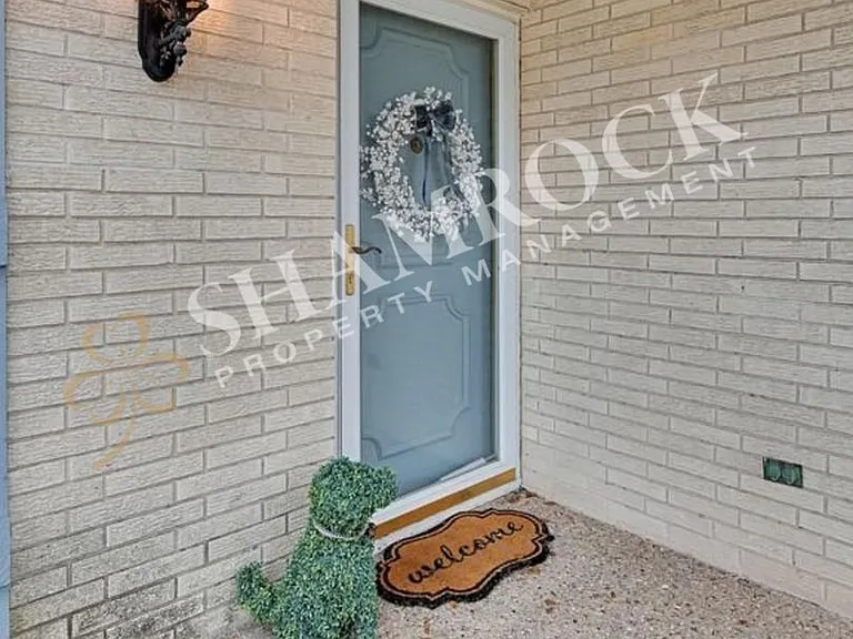 4613 Westchester Dr — Photo 3