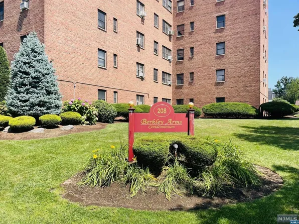 208 Anderson St APT S1c, Hackensack, NJ 07601