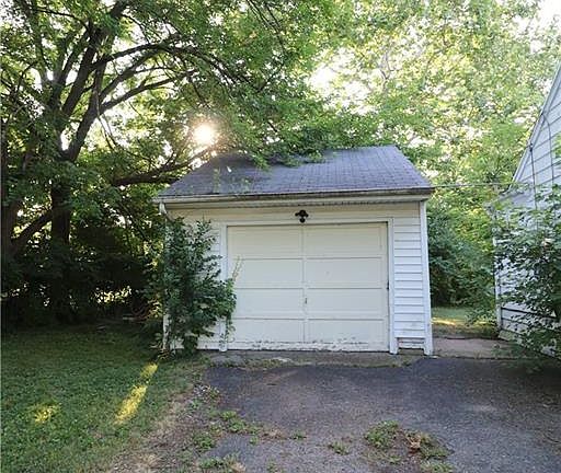 2nd image of 200 Marjorie Ave