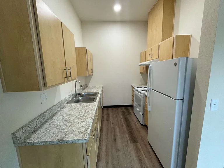 95 N Washington St #6 — Photo 6