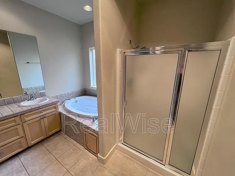 835 Nutcracker Dr — Photo 27