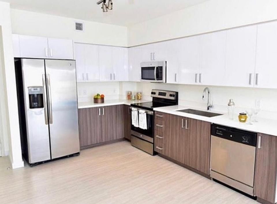 1st image of 551 NE 29th St #304
