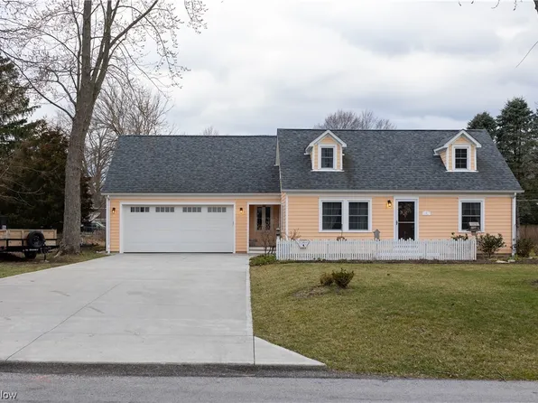 87 Elm St, Milan, OH 44846