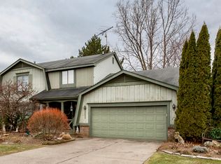 3839 Williamsburg Ct, Rochester Hills, MI 48309