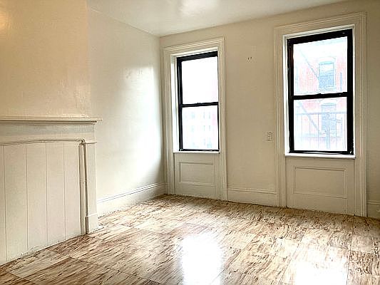 1st image of 211 Meserole St #3R