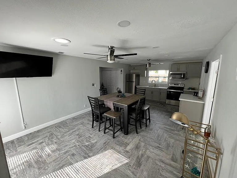1810 Elizabeth St — Photo 9