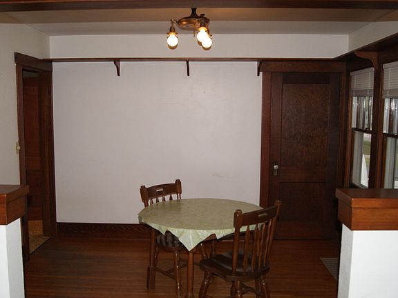 3rd image of 215 N Franklin Ave