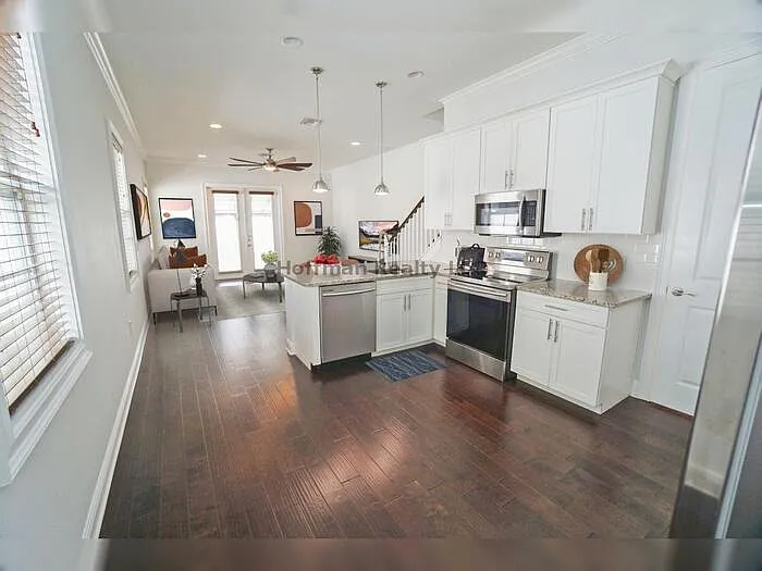 4250 W Carmen St — Photo 6