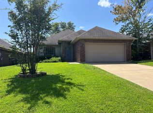146 Lakeland Dr, Pineville, LA 71360