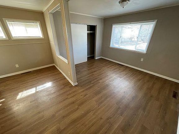 5th image of 2387 Brentnell Blvd