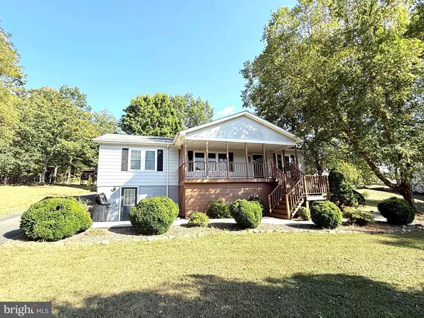 141 Peachtree Dr, Keyser, WV 26726