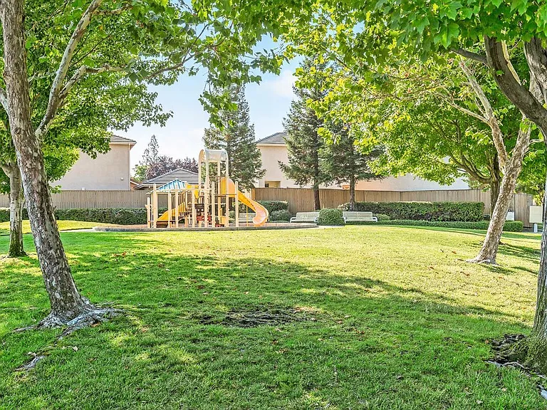 1150 Reston Dr — Photo 6