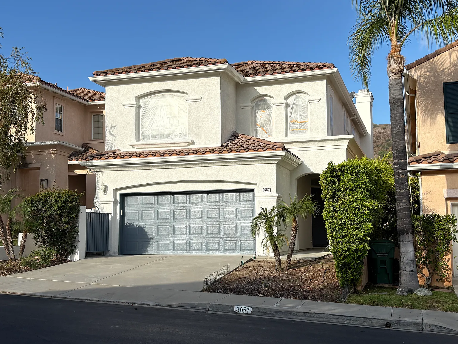 4 bed, 2.5 bath, 2438 sqft, $8,199 — Photo 2