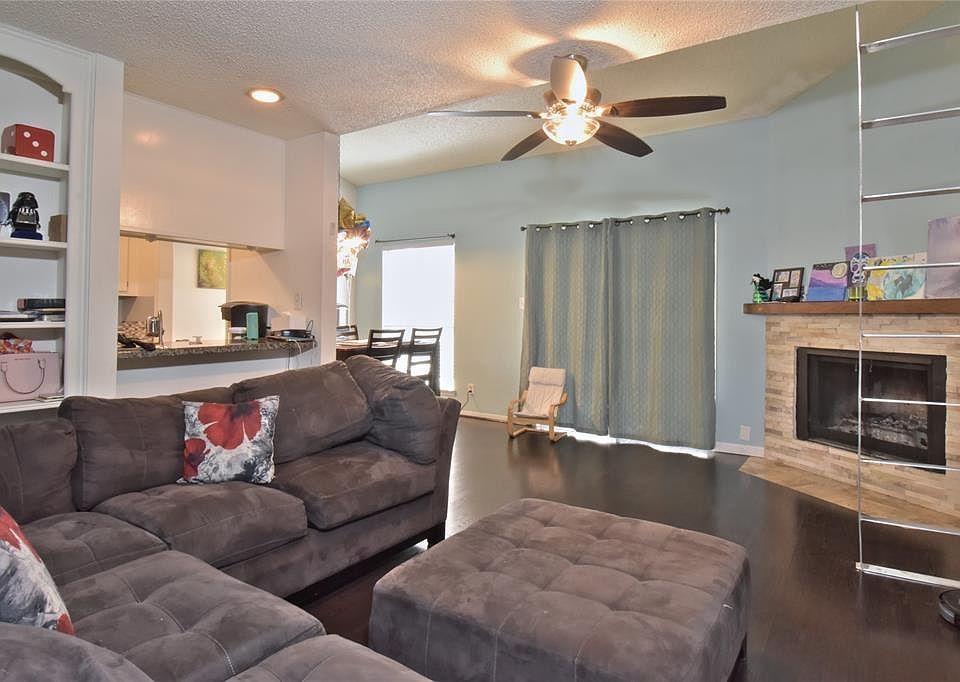 1st image of 38 Hideaway Dr