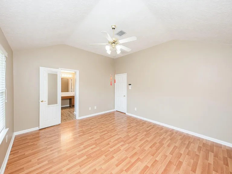 19247 Dillsbury Ct — Photo 18