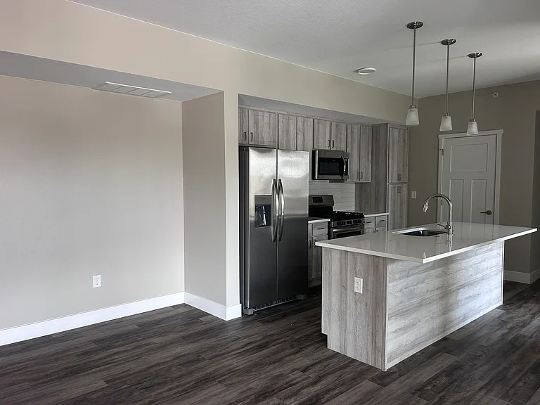310 S Cherrywood Dr — Photo 1