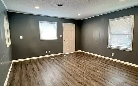 Oak Tree Apartments — Photo 5