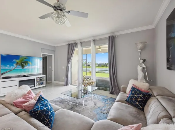 4351 Bluegrass DR, FORT MYERS, FL 33916