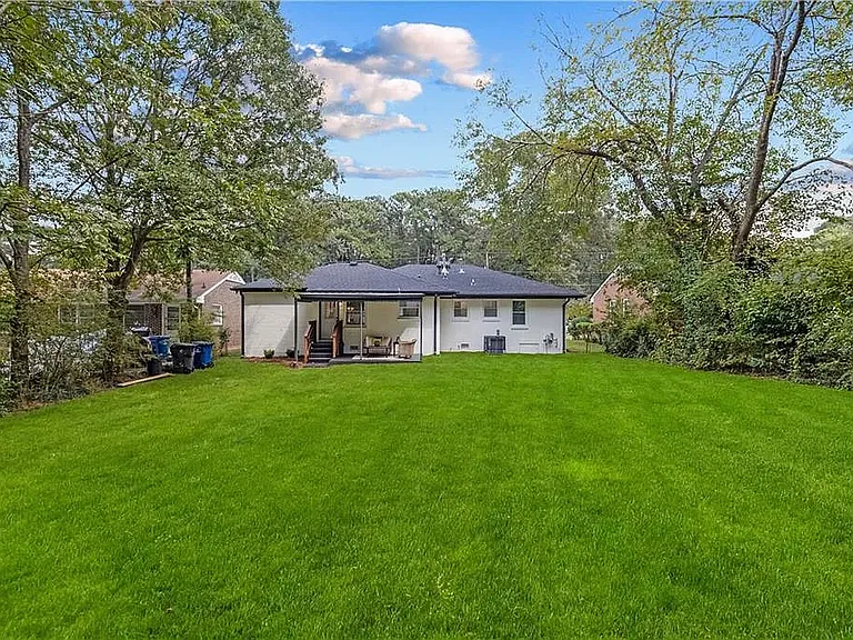 2933 Cloverhurst — Photo 12