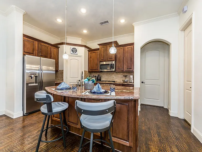 7920 Osborn Pkwy — Photo 9