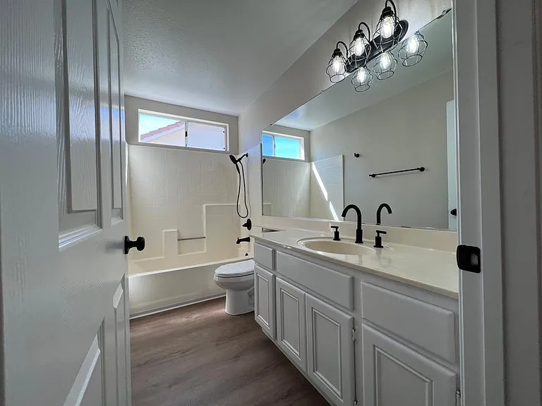 606 Creekside Ave — Photo 8