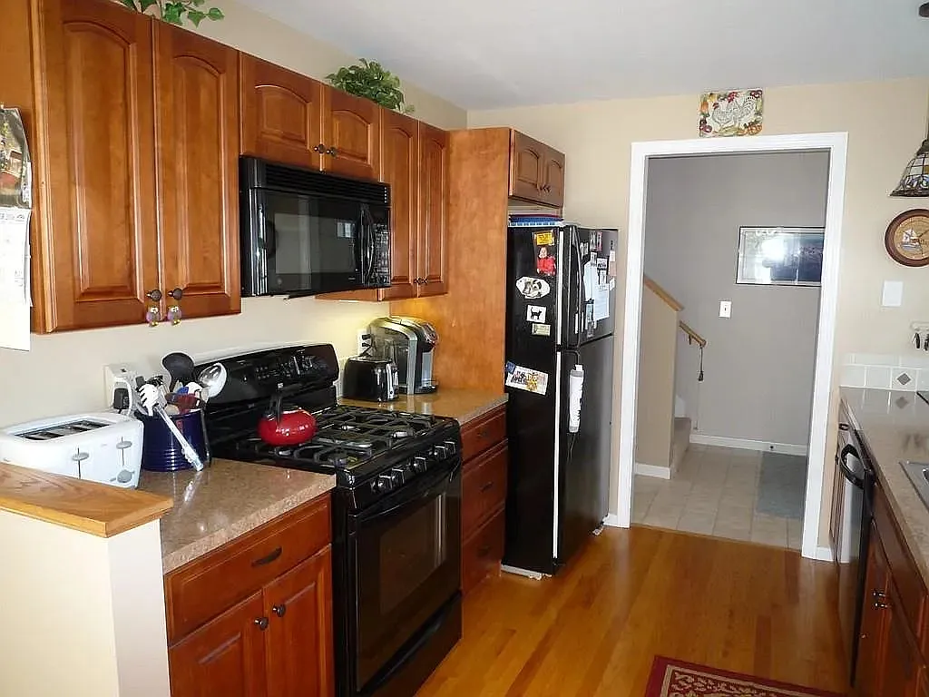 2 bed, 1261 sqft, $3,300 — Photo 4