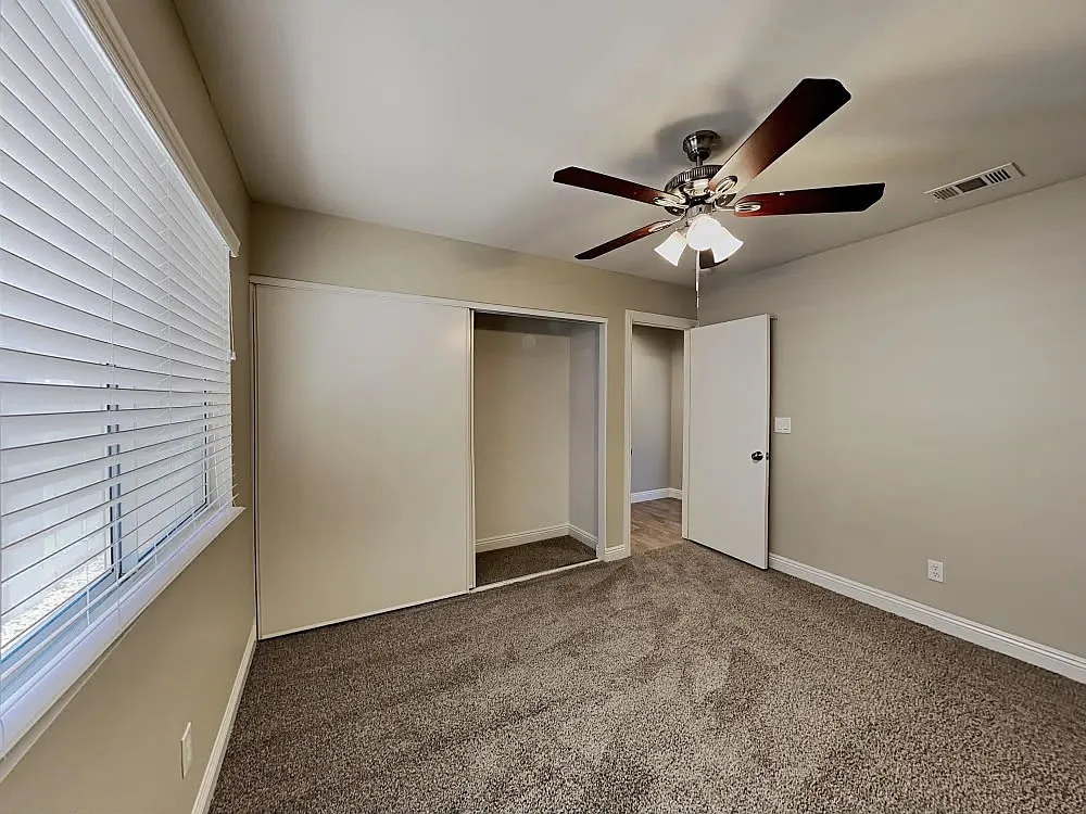 3 bed, 2.5 bath, 1758 sqft, $2,045 — Photo 4