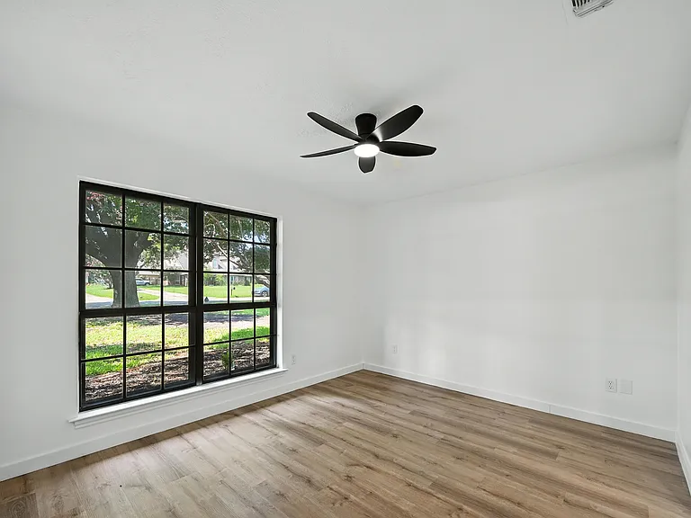 3309 Larkin Ln — Photo 10