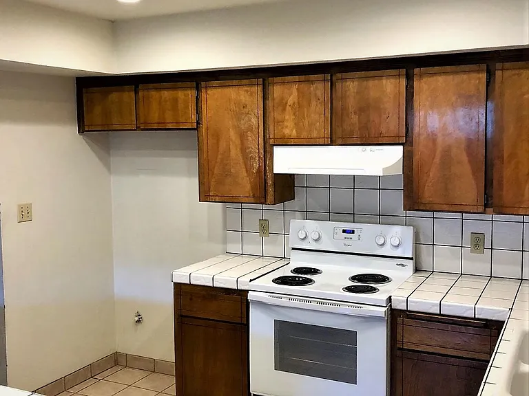 930 N Indiana St #1 — Photo 11