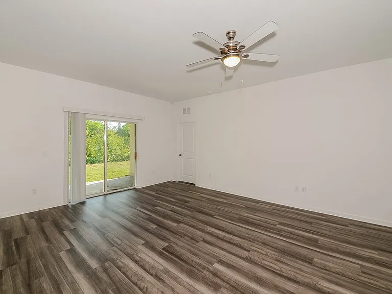 996 Ocean Spray Dr — Photo 4