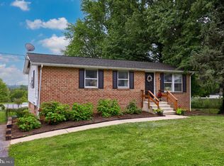 1248 W Swartzville Rd, Reinholds, PA 17569