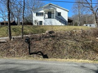 763 White Church Rd, Fincastle, VA 24090