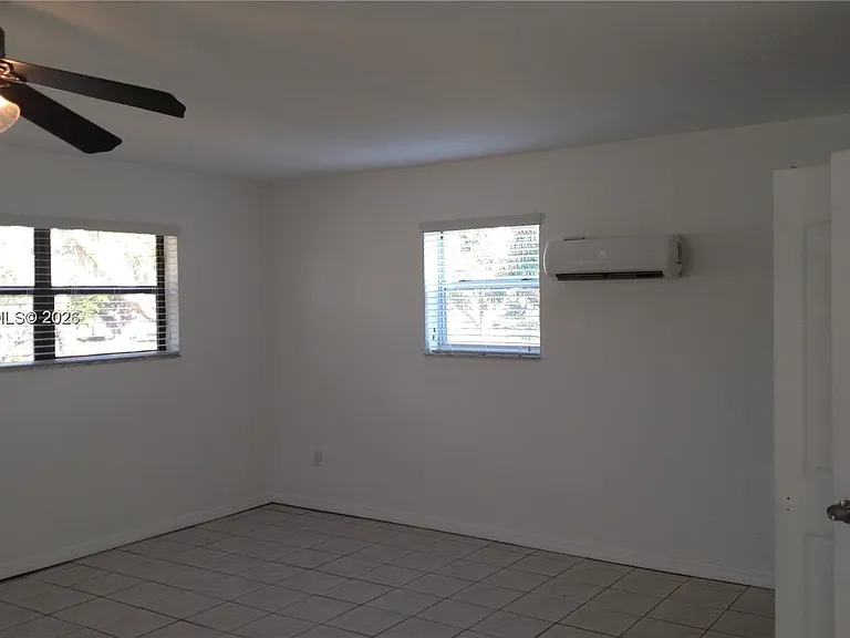 19600 SW 256th St — Photo 11