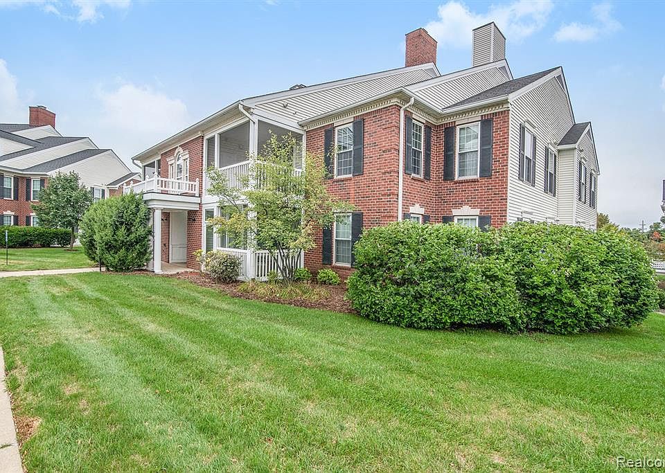 1st image of 857 E Summerfield Gln #17