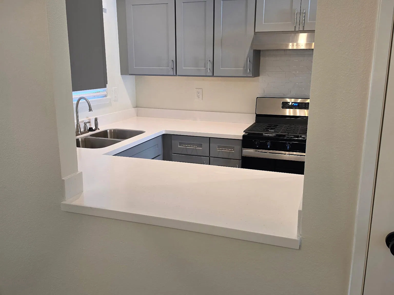 3 bed, 1.5 bath, 1334 sqft, $3,600 — Photo 4